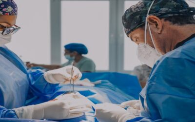 ¿Qué médicos deben operar la septoplastía?
