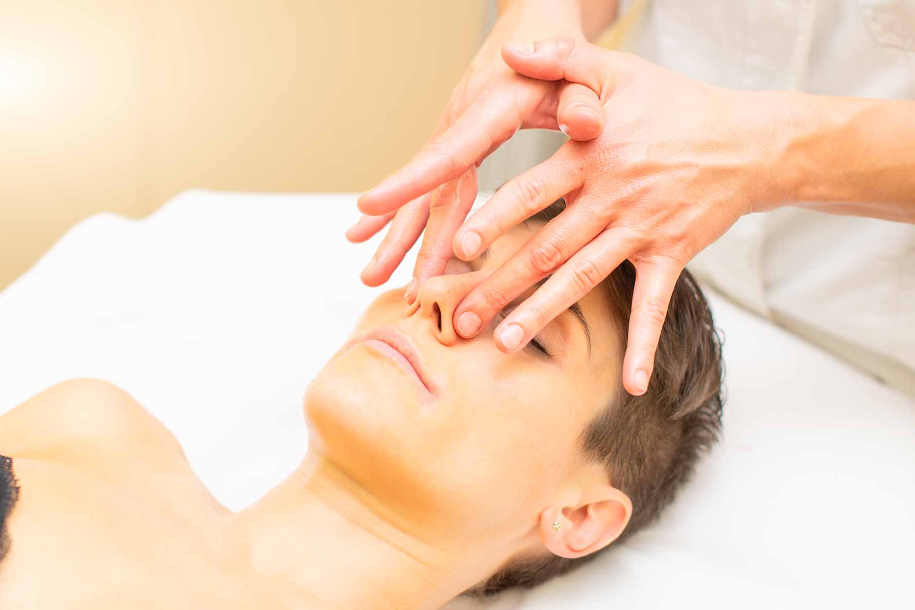 Masajes en la nariz después de una rinoplastia